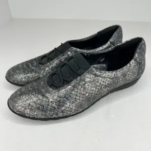 Sesto Meucci Womens Black Hovercraft Zip Snake Print Size 6.5 M Slip On Shoes