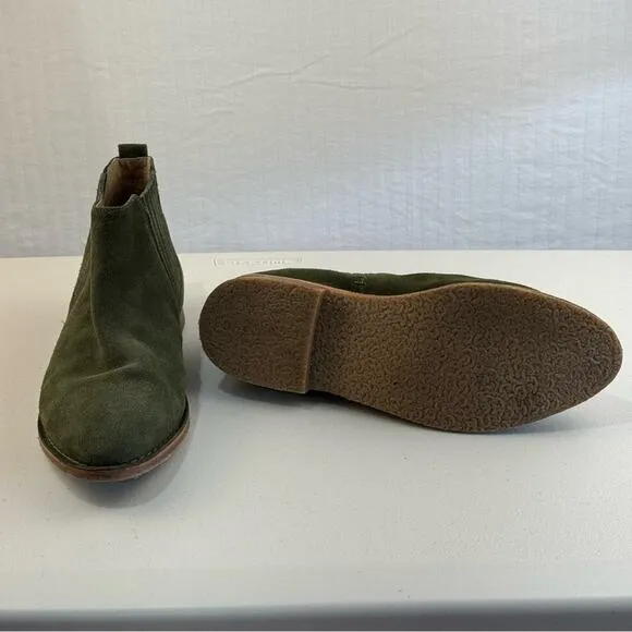 Seychelles Pool Cozy Chelsea Ankle Boots Olive Green Suede Leather Women Size 10