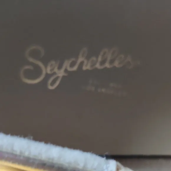 Seychelles Women's Flats Size 9 Gold