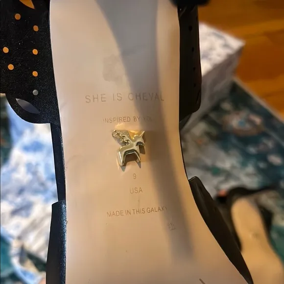 She is Cheval Jardin Rodin heels
