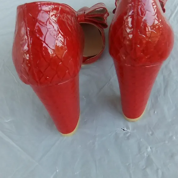 SHOES HIGH HEELS
