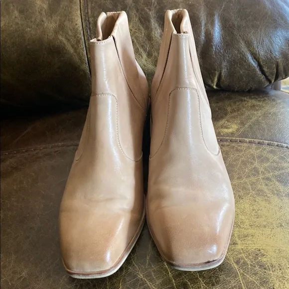 Silent D Lisbons Anthropologie 9 tan ankle boots