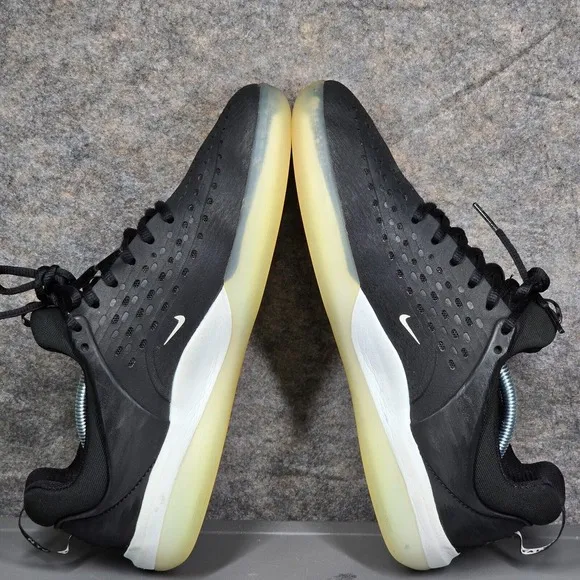 Size 8 - Nike Zoom Nyjah 3 SB Mens Running Shoes Black White Skate Sneakers