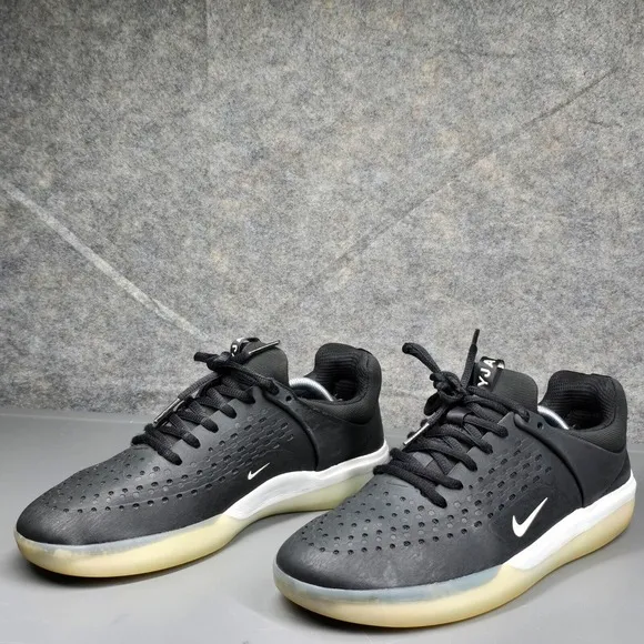 Size 8 - Nike Zoom Nyjah 3 SB Mens Running Shoes Black White Skate Sneakers