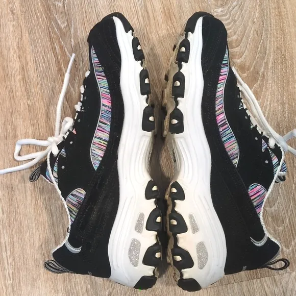Skechers D'Lites Women's Sneakers Black with Strip Pattern Accent size 6.5