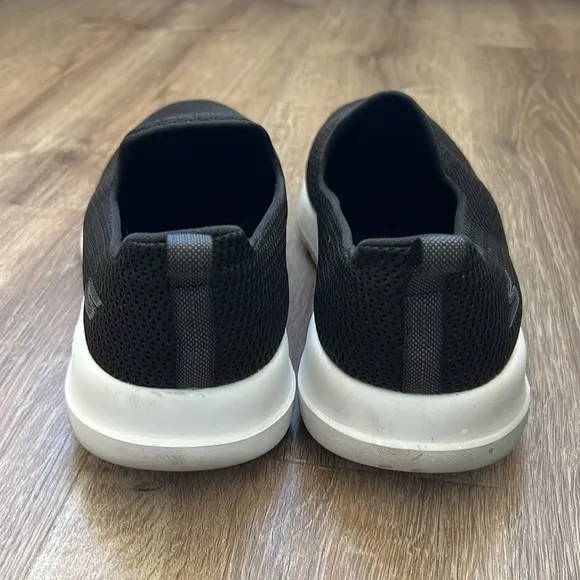 Skechers Ultra Max Wide Fit Slip Ons