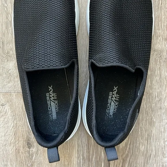 Skechers Ultra Max Wide Fit Slip Ons