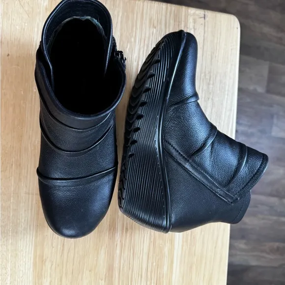 Sketchers Ankle Boots Size 7