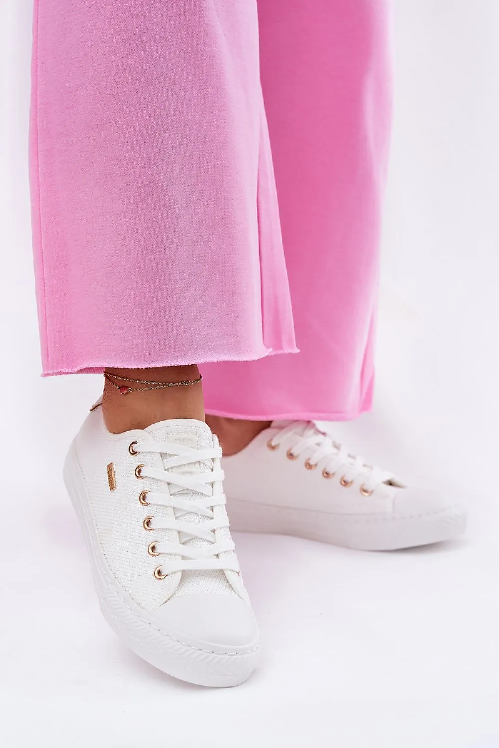 Sneakers Step in style