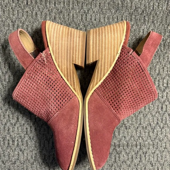 Sofft Sabie Clog Maroon Suede Wedge Slingback Buckle Shoes Women’s Size 8
