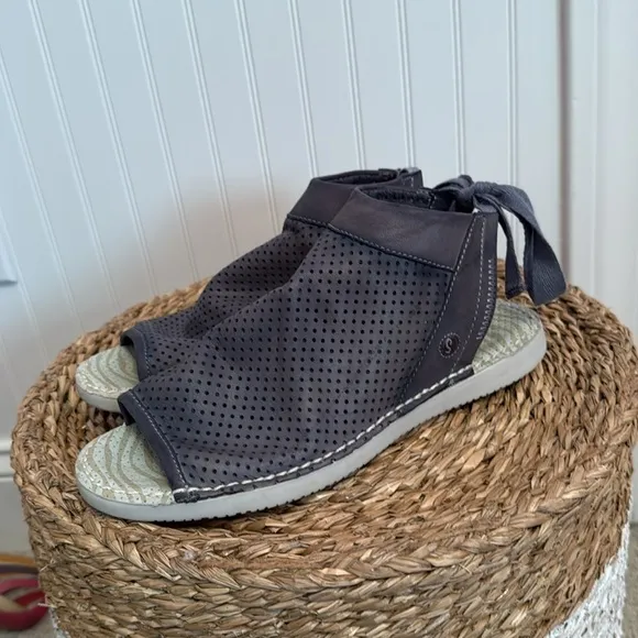 Softinos by Fly London Stylish Perforated Blue Sandals - 38 - Good Condition
