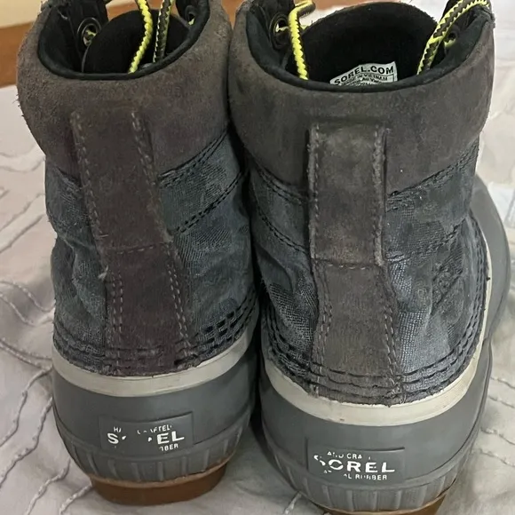 Sorel Cheyanne ll Cammo Gray Snow Boots Sz Youth 2