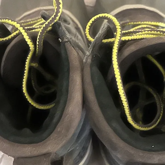 Sorel Cheyanne ll Cammo Gray Snow Boots Sz Youth 2