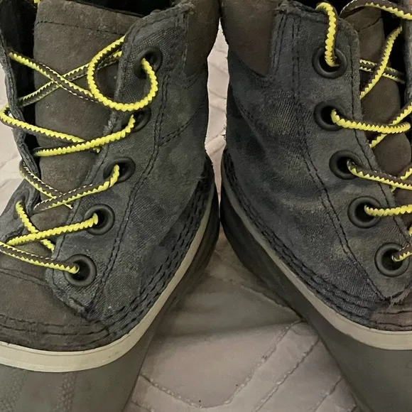 Sorel Cheyanne ll Cammo Gray Snow Boots Sz Youth 2