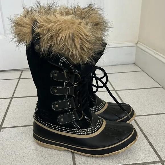 SOREL Joan of Arc Snow Boots - Size 8