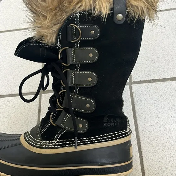 SOREL Joan of Arc Snow Boots - Size 8