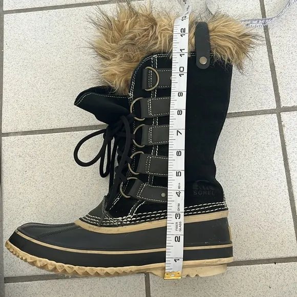 SOREL Joan of Arc Snow Boots - Size 8