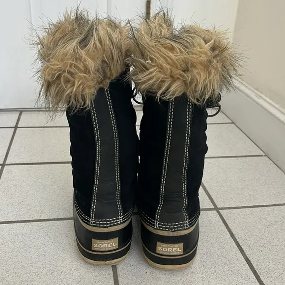 SOREL Joan of Arc Snow Boots - Size 8