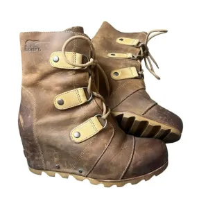SOREL Joan Of Arctic Mid Lexie Wedge Leather Ankle Boots, size 9