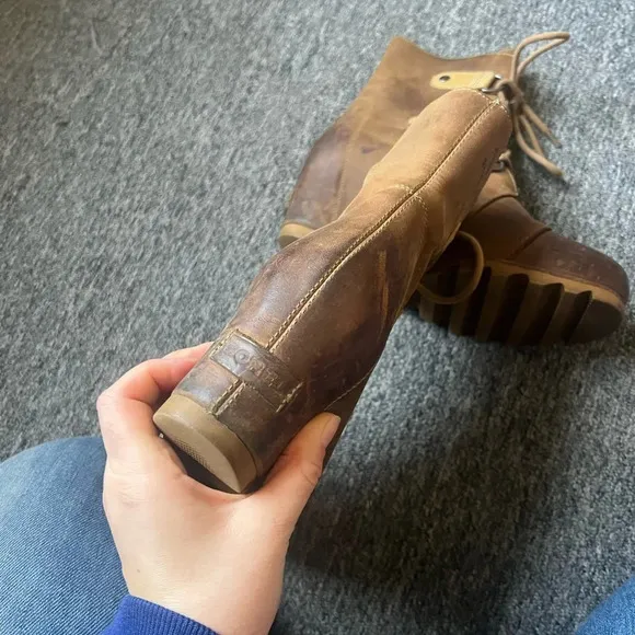 SOREL Joan Of Arctic Mid Lexie Wedge Leather Ankle Boots, size 9