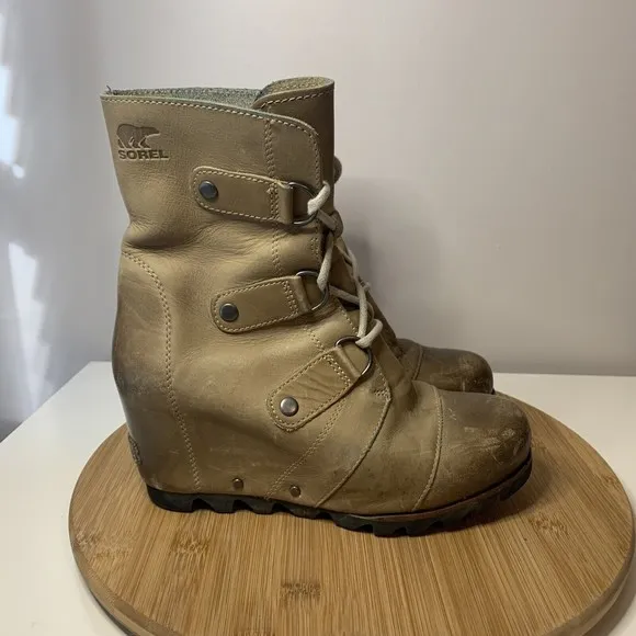 Sorel Joan of Arctic Tan Leather Hidden Heel Ankle Boots Womens Size 7 NL2132