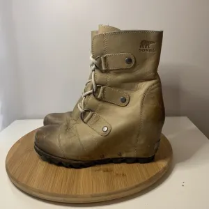 Sorel Joan of Arctic Tan Leather Hidden Heel Ankle Boots Womens Size 7 NL2132