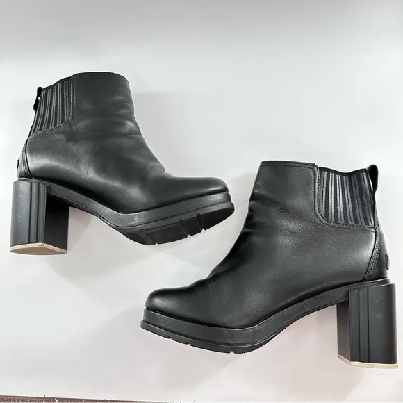Sorel Margo Chelsea ankle booties size 10.5  41.5 black leather chunky boots