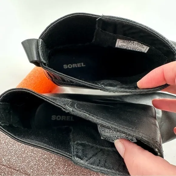 Sorel Margo Chelsea ankle booties size 10.5  41.5 black leather chunky boots