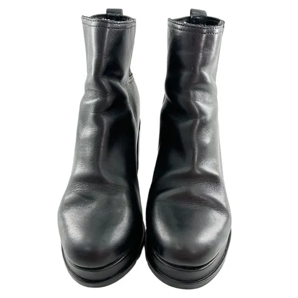 Sorel Margo Chelsea ankle booties size 10.5  41.5 black leather chunky boots