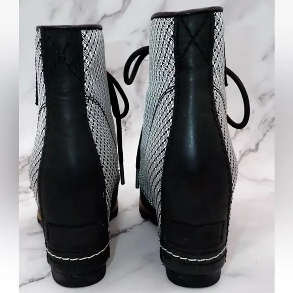 Sorel PDX Lexie 1964 Premium Wedge Heel Bootie Gray Silver Black Size 7