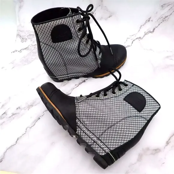 Sorel PDX Lexie 1964 Premium Wedge Heel Bootie Gray Silver Black Size 7
