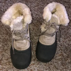 Sorel snow angel lace boots