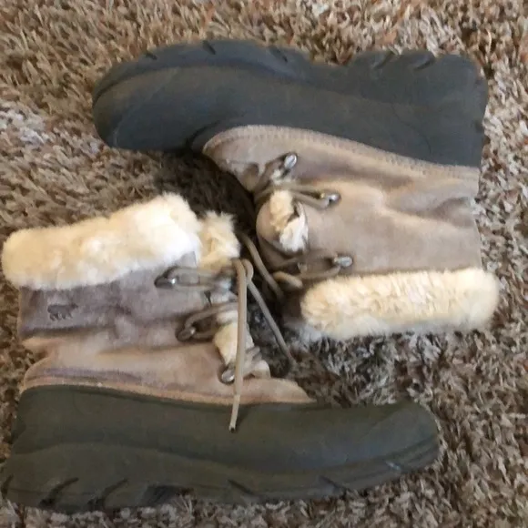 Sorel snow angel lace boots