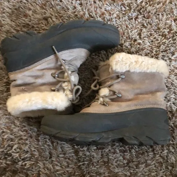 Sorel snow angel lace boots