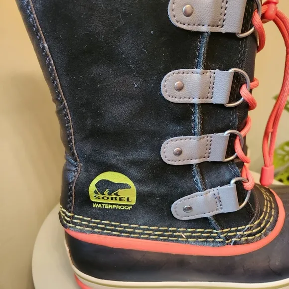 Sorel wool-lined winter boots youth sz youth 3 great condition 👍