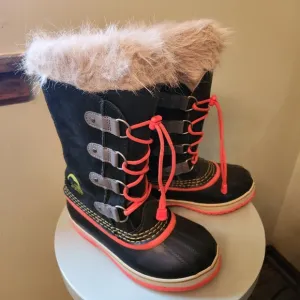 Sorel wool-lined winter boots youth sz youth 3 great condition 👍