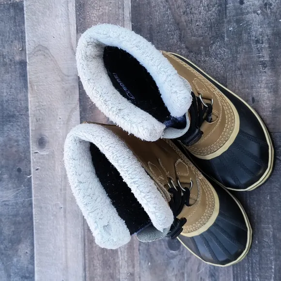 Sorel Yoot Pack Tan Wool lined Winter Snow Boots Youth Sz 1