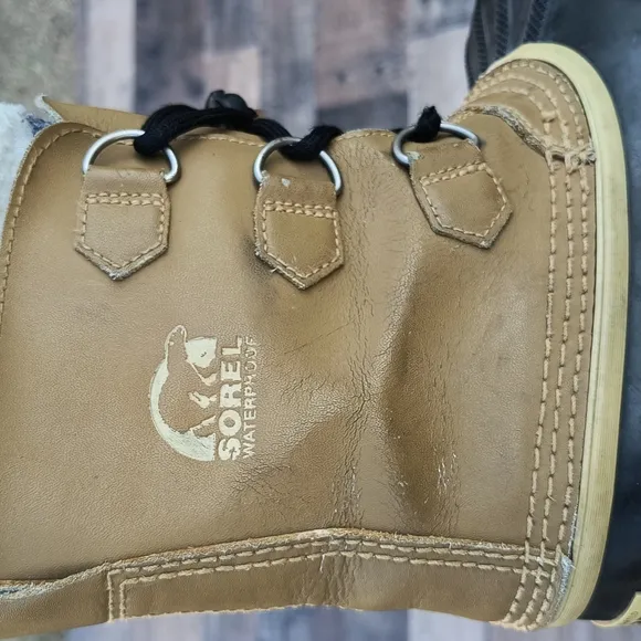Sorel Yoot Pack Tan Wool lined Winter Snow Boots Youth Sz 1