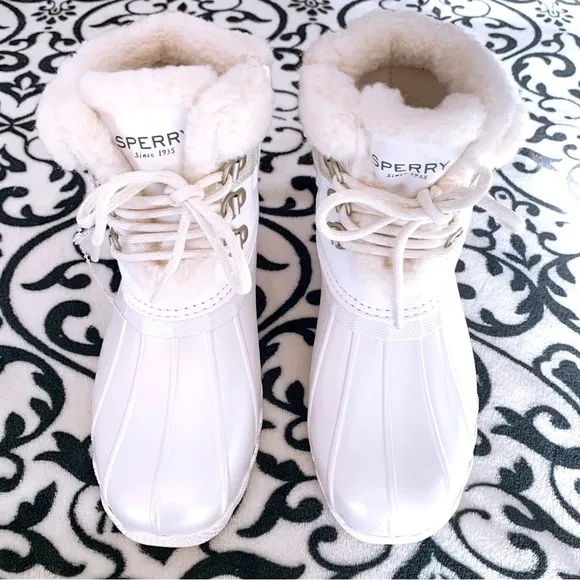 Sperry Saltwater Alpine Duck Boot in Cream White Child Size 2