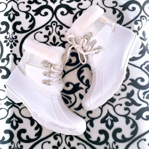 Sperry Saltwater Alpine Duck Boot in Cream White Child Size 2