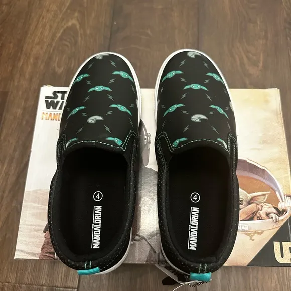 Star Wars The Mandalorian Kids Slip-On Shoes - Black and Green