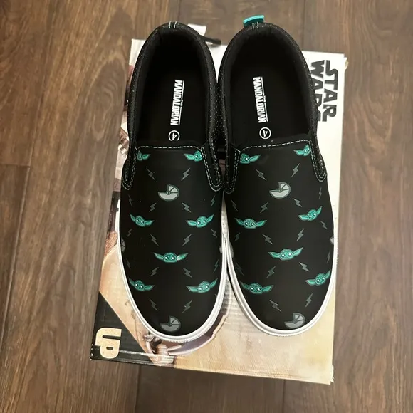 Star Wars The Mandalorian Kids Slip-On Shoes - Black and Green