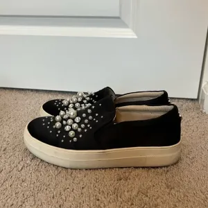 Steve Maddem Womens Beaded Glamour Fashion Slip-On Sneakers Shoes Black Size 8M