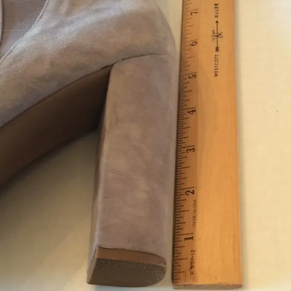 Steve Madden Gray Suede Ankle Boots Size 11