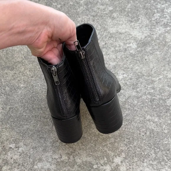 Steve Madden Jillian Ankle Boots with Crocodile Effect Black Size 7.5