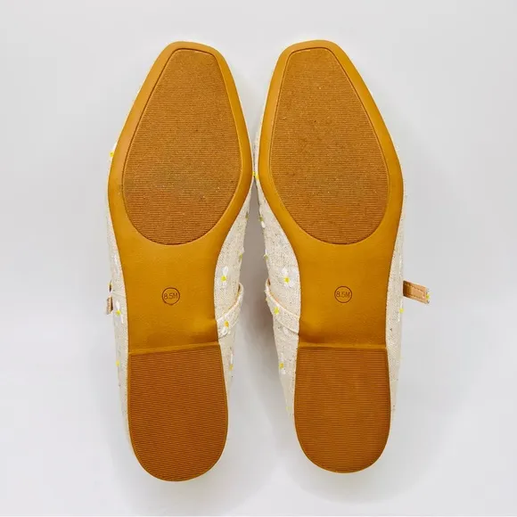 Steve Madden Tan Canvas Embroidered Daisy Floral Mary Jane Flats Shoes