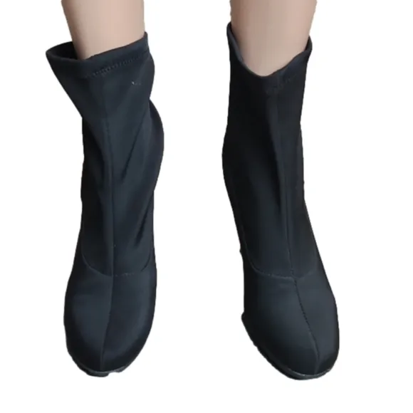 Stretch ankle boots