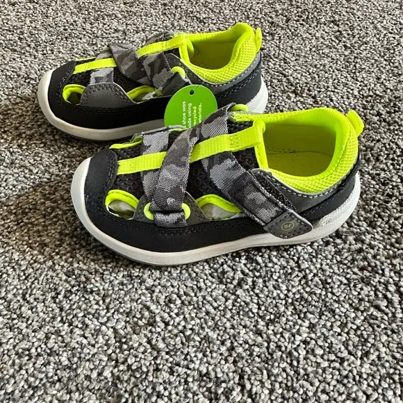 Stride Rite Unisex-Child SRT Surf Sandal - Size 6W - New In Box