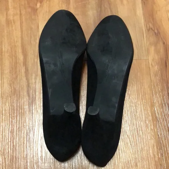 Stuart Weitzman Black Suede Heels Size 10 N