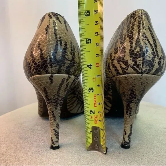 Stuart Weitzman Brown Tiger Print Pump Heels Size 8